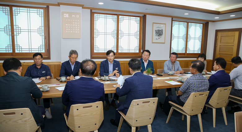 쌀값 하락에 따른 안정화 대책 논의를 위한 농협 조합장 간담회 이미지 3