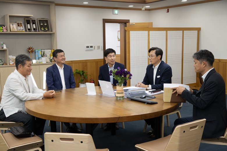 금정 초-중학교 농촌유학센터 건립부지 기증(Y마트 김성진대표) 이미지 2