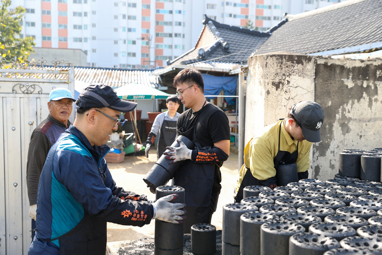 10월 12일 연탄나눔행사 이미지 3