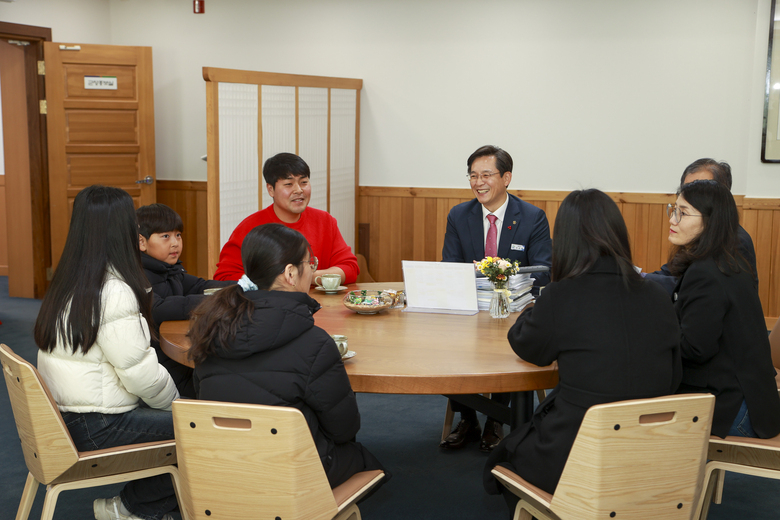 12월 17일 공동모금회 이웃돕기물품 기탁식(이송만 하랑농장) 이미지 2