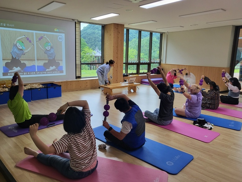 장애인복지관 자조모임 한걸음 숲체험 이미지 1