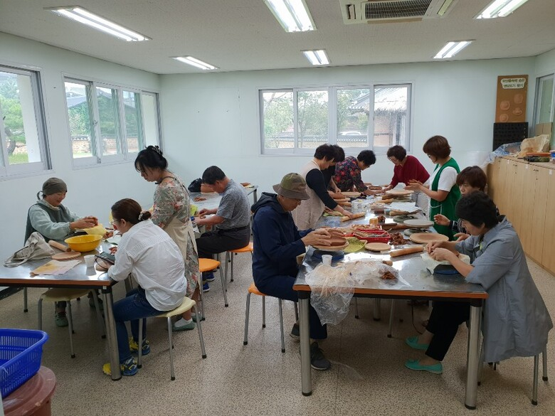 농한기, 귀농 귀촌인 등 농업인을 위한 도예교실 운영 이미지 2