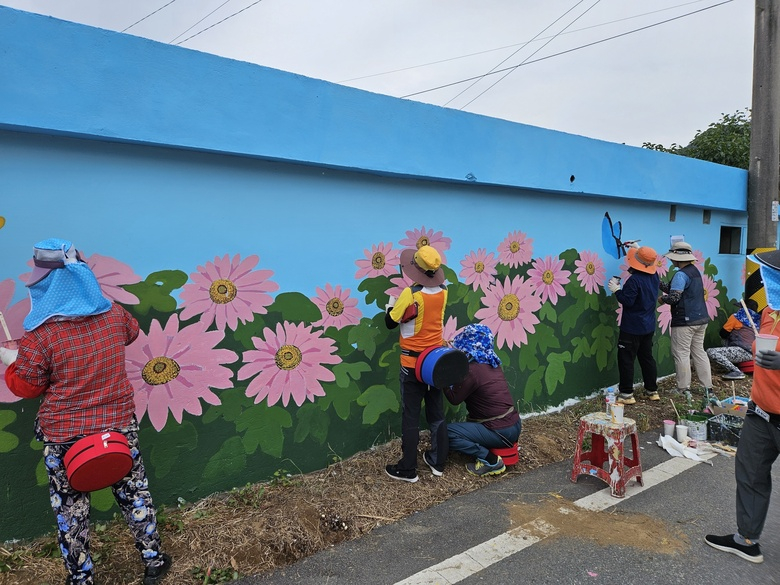 영암 농촌여성지도자들이 벽화로 표현한 지역 사랑 이미지 1