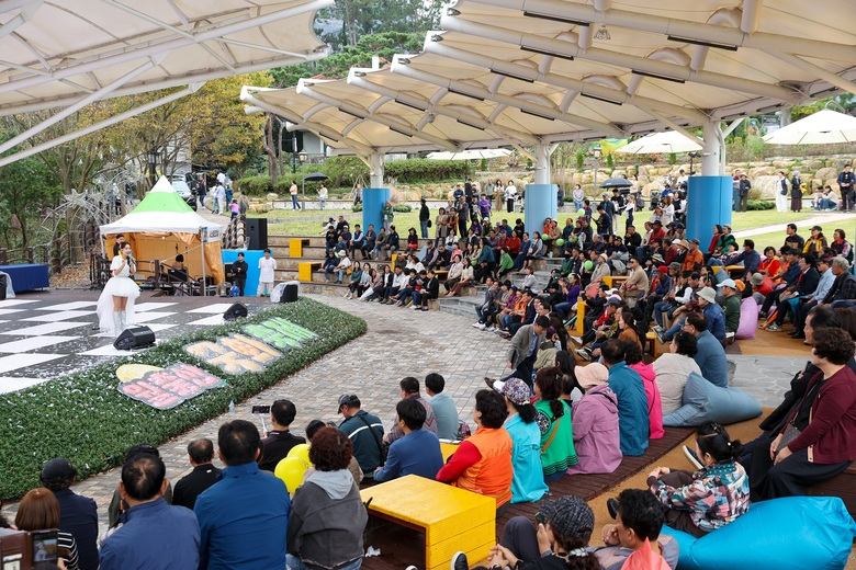 꽃과 빛의 향연, 월출산국화축제 이번 주말 절정 이미지 2